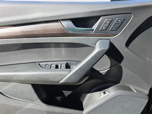 Used 2023 Audi Q5 2.0T Premium w/ Convenience Package image 22