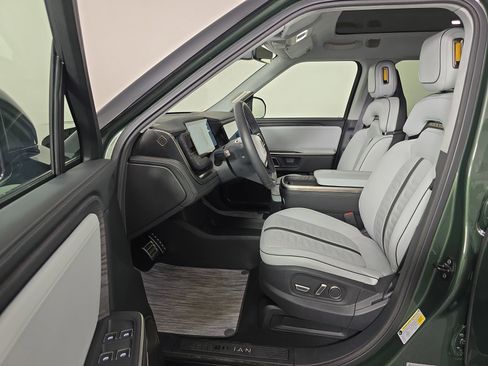 Used 2024 Rivian R1S Adventure image 20