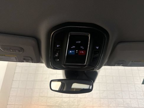 Used 2022 Jeep Grand Cherokee L Limited AWD/4WD image 26