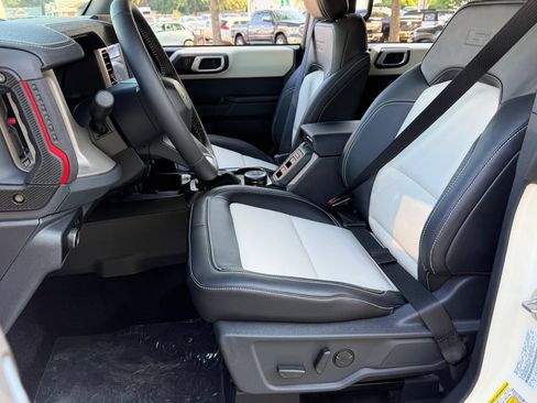 New 2026 Ford Bronco Outer Banks w/ Sasquatch Package AWD/4WD image 25