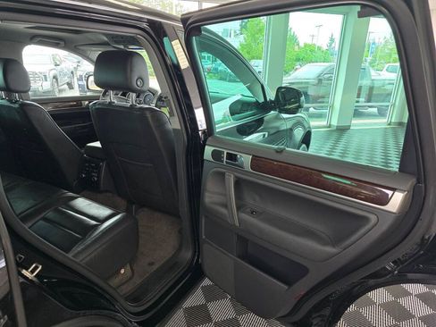 Used 2004 Volkswagen Touareg V8 AWD/4WD image 40