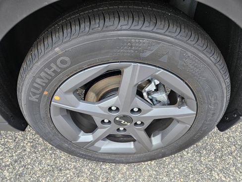 New 2025 Kia K4 LXS image 11