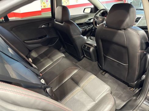 Used 2015 Chevrolet SS RWD image 89