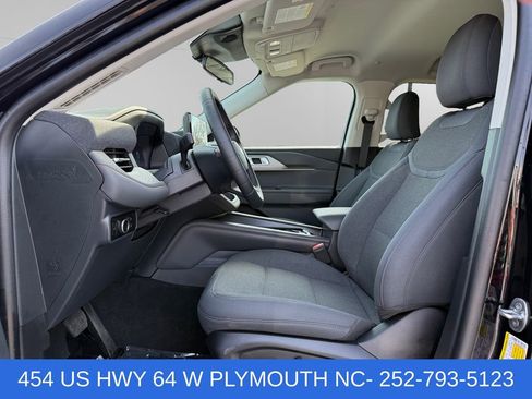 Certified 2025 Ford Explorer Active RWD image 9