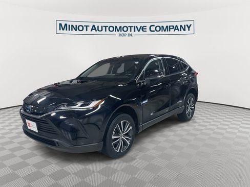 Used 2023 Toyota Venza LE image 4