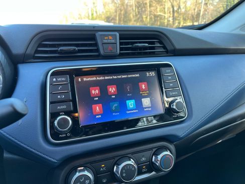 Used 2025 Nissan Versa SV image 20