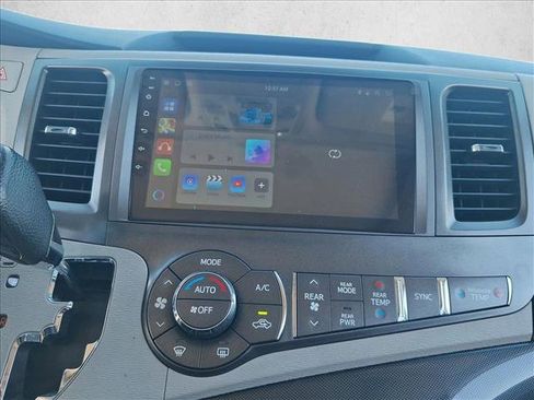 Used 2012 Toyota Sienna SE image 25