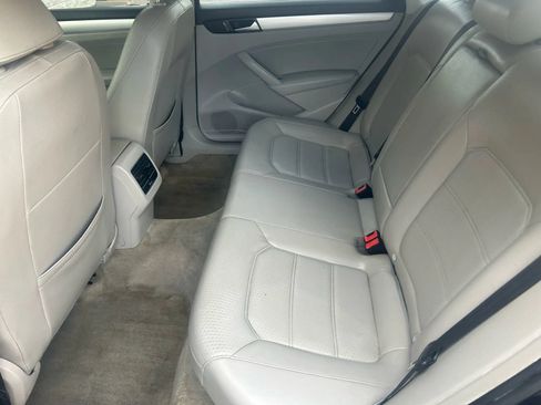 Used 2013 Volkswagen Passat TDI SE FWD image 21