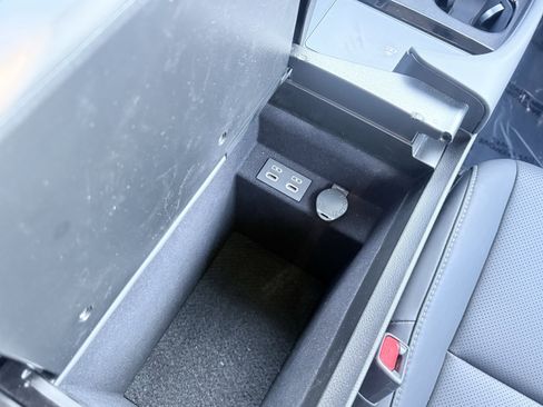 Used 2025 Lexus ES 300h F Sport image 36