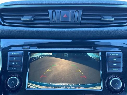 Used 2020 Nissan Rogue Sport SV image 21