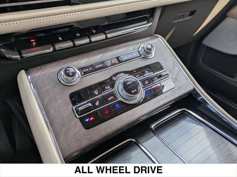 Used 2024 Lincoln Aviator Reserve w/ Equipment Group 201A image 20