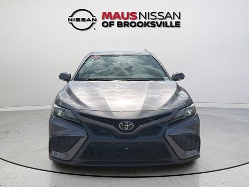 Used 2022 Toyota Camry SE w/ Convenience Package FWD image 2