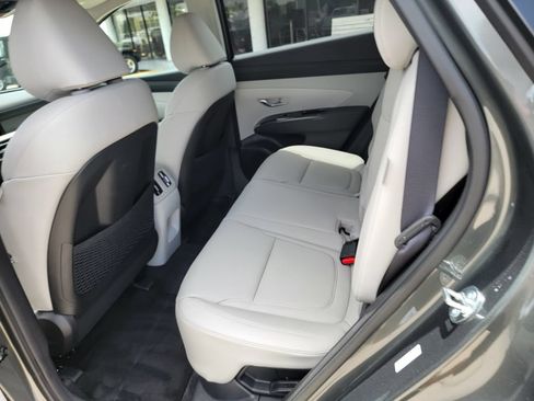 Used 2025 Hyundai Tucson Limited AWD/4WD image 12