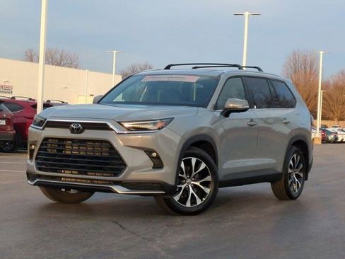 Certified 2025 Toyota Grand Highlander AWD Hybrid image 2