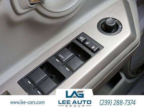 Used 2008 Dodge Avenger SXT image 16