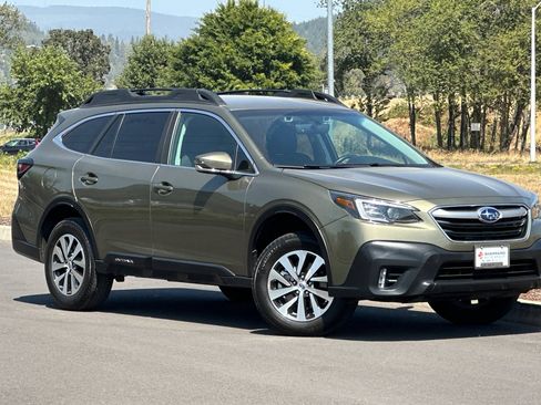 Used 2022 Subaru Outback Premium AWD/4WD image 1