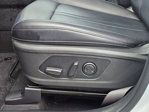 Certified 2025 Kia Sorento EX image 27