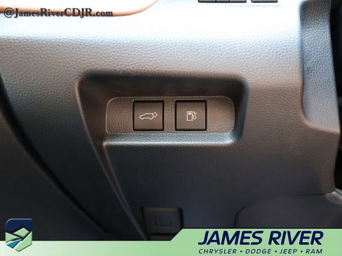 Used 2025 Toyota Crown Signia AWD/4WD image 30