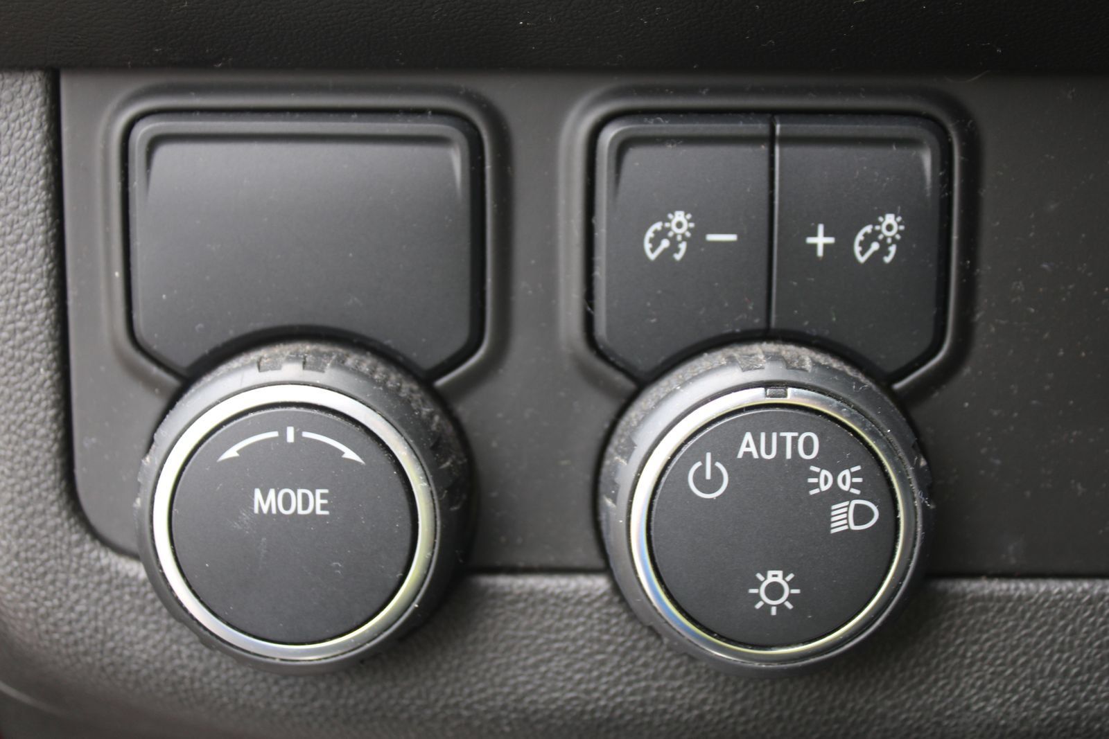 Used 2022 Chevrolet Tahoe RST w/ Luxury Package RWD image 32