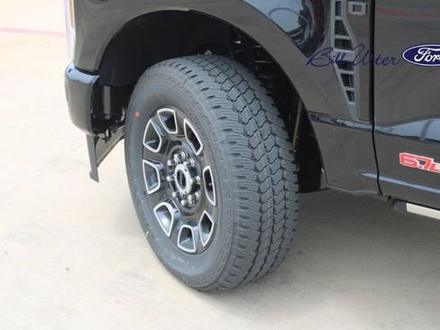 New 2026 Ford F250 Platinum AWD/4WD image 5