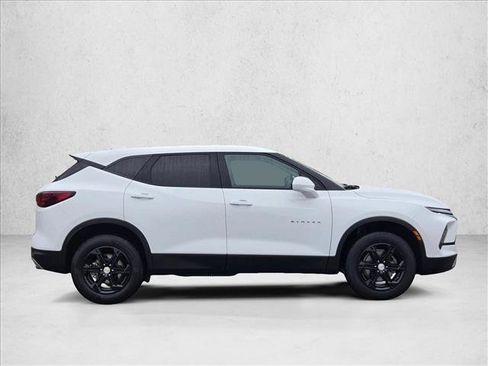 Used 2025 Chevrolet Blazer LT image 4