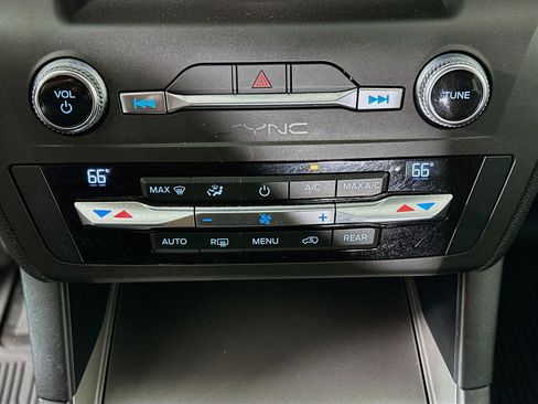 Used 2020 Ford Explorer 2WD image 22