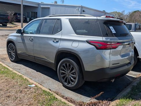 Used 2023 Chevrolet Traverse RS image 5