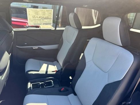 New 2026 Lexus TX 500h AWD w/ Technology Package image 38