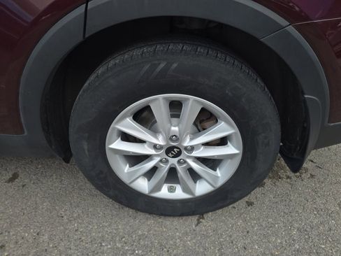 Used 2020 Kia Sorento LX image 7