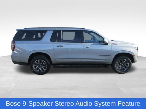 Certified 2024 Chevrolet Suburban Z71 w/ Luxury Package AWD/4WD image 7