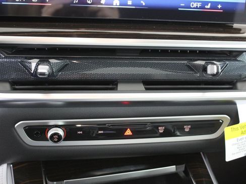 New 2026 BMW X5 xDrive50e image 17