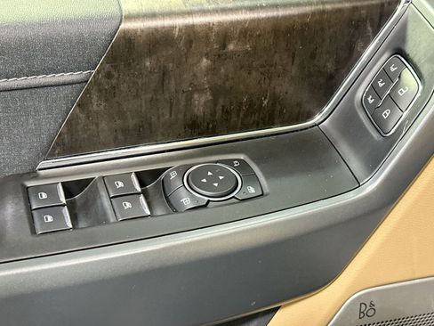 Used 2021 Ford F150 Lariat w/ Max Trailer Tow Package image 16