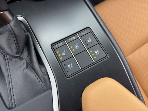 Used 2024 Lexus UX 250h AWD w/ Premium Package image 17