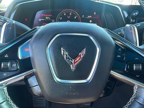 Used 2021 Chevrolet Corvette Stingray Coupe w/ Z51 Performance Package image 18