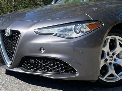 Used 2019 Alfa Romeo Giulia Ti AWD/4WD image 3