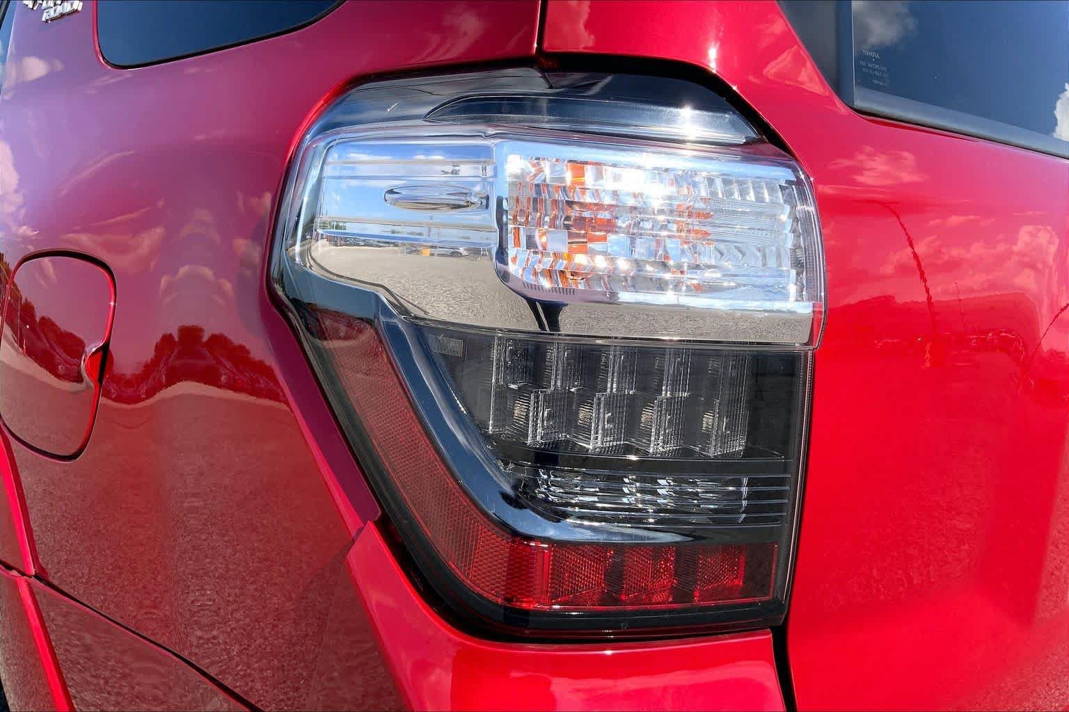 Used 2019 Toyota 4Runner TRD Off-Road Premium AWD/4WD image 28