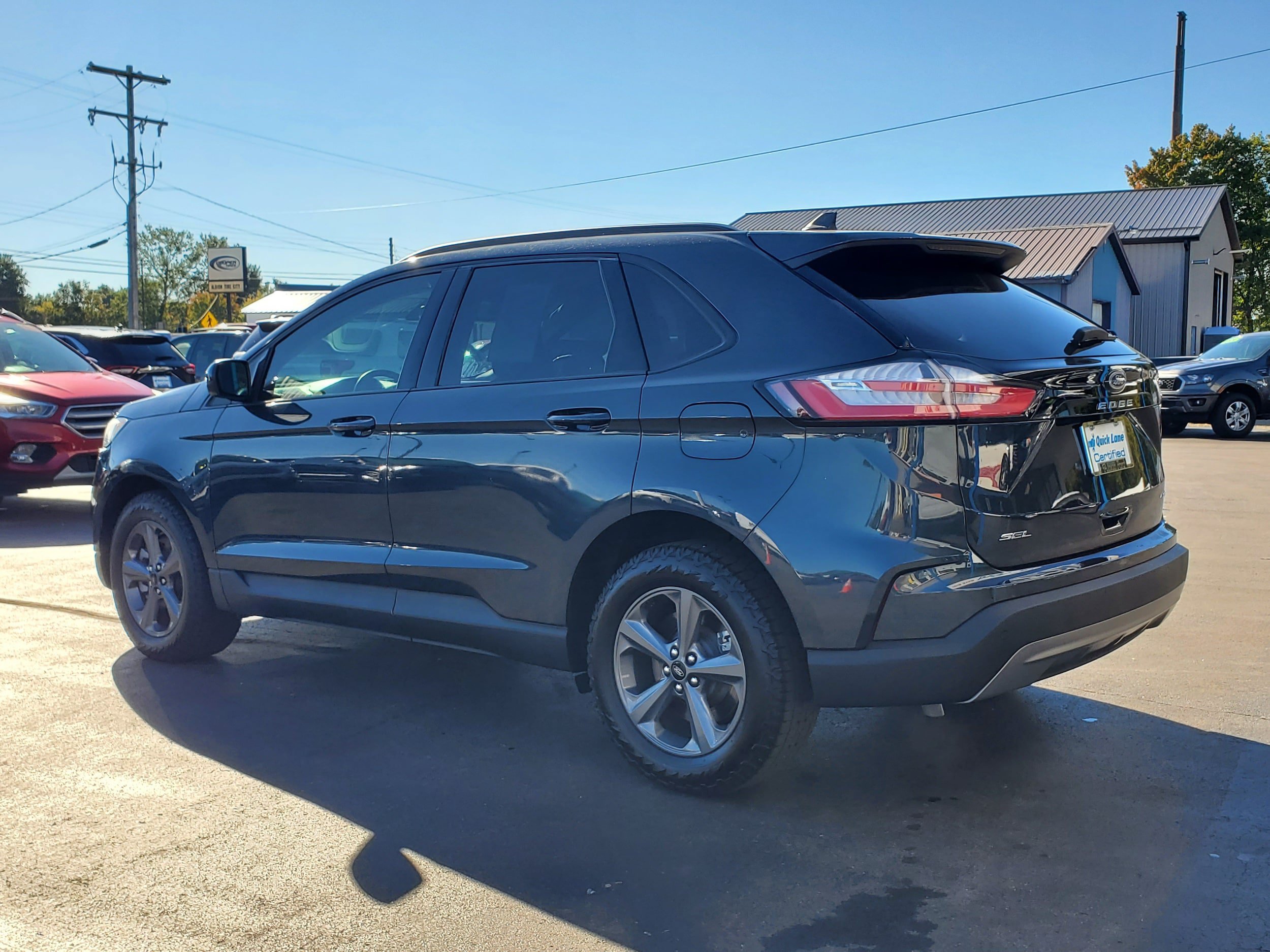 Used 2024 Ford Edge SEL w/ Sport Appearance Package AWD/4WD image 3
