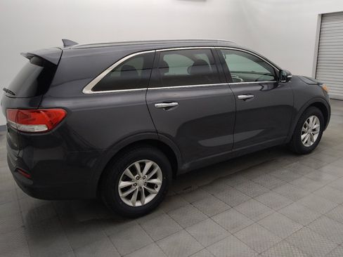 Used 2018 Kia Sorento FWD image 10