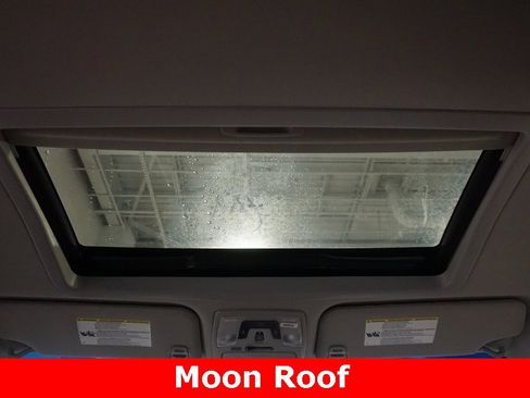 Used 2017 Toyota Sienna XLE image 8