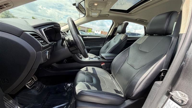 Used 2018 Ford Fusion Titanium AWD/4WD image 23