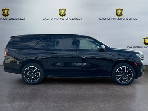 Used 2022 Chevrolet Suburban RST w/ Sport Performance Package image 6