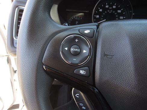 Used 2019 Honda HR-V EX image 24