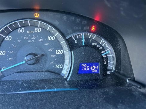 Used 2012 Toyota Camry SE image 15