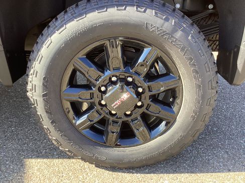 New 2025 GMC Sierra 2500 AT4 w/ Max Trailering Package image 4