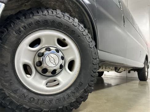 Used 2018 Chevrolet Express 3500 LT w/ LT Preferred Equipment Group image 25