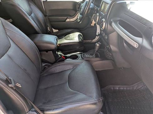 Used 2017 Jeep Wrangler Unlimited Rubicon AWD/4WD image 19