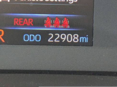 Used 2025 Toyota Corolla LE FWD image 29
