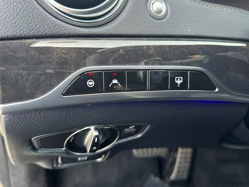 Used 2019 Mercedes-Benz S 560 4MATIC Sedan image 35
