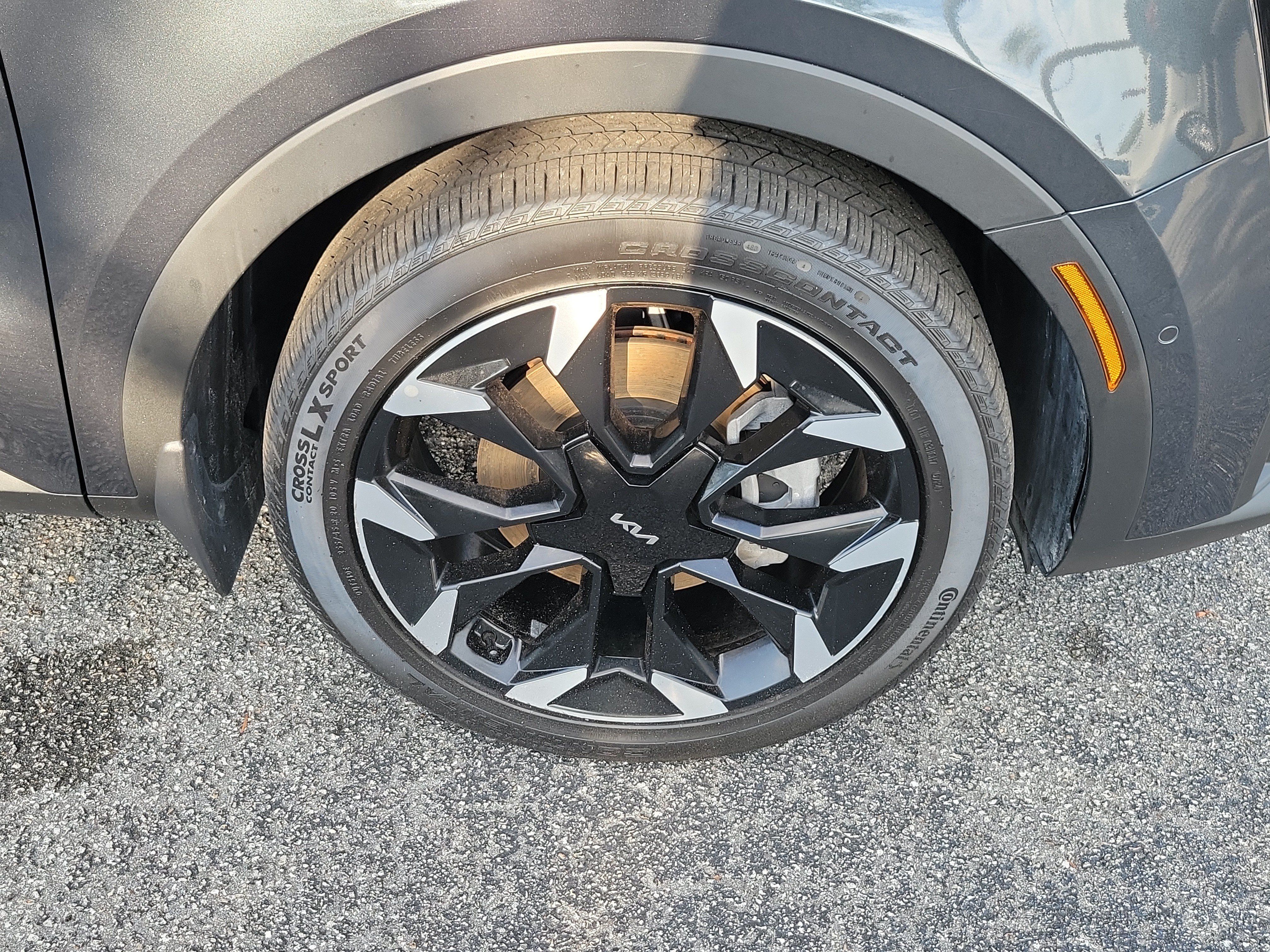 Certified 2025 Kia Sorento SX FWD image 43
