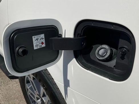 New 2026 Ford Expedition Active image 15